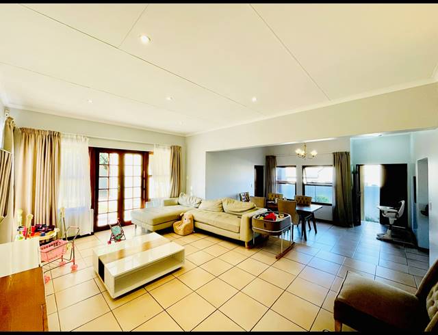 3 BEDROOM HOUSE FOR SALE IN KYALAMI HILLS